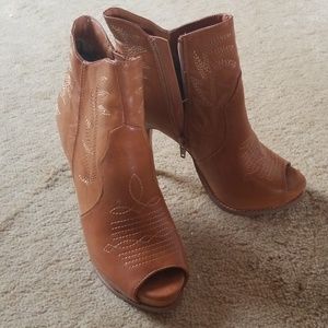 Miranda Escapade Boots